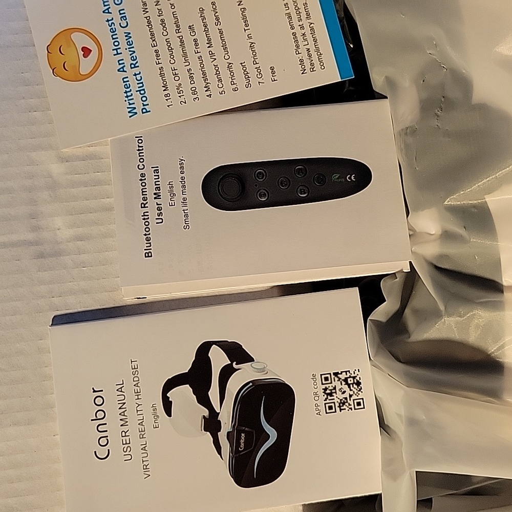 NIP Virtual Reality Headset & Bluetooth Remote Control - Picture 5 of 6